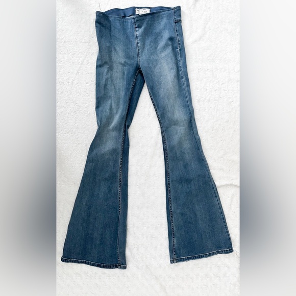 FREE PEOPLE Penny Pull-On Flare bell bottom Jeans medium wash size 28 size 6 - Picture 4 of 15